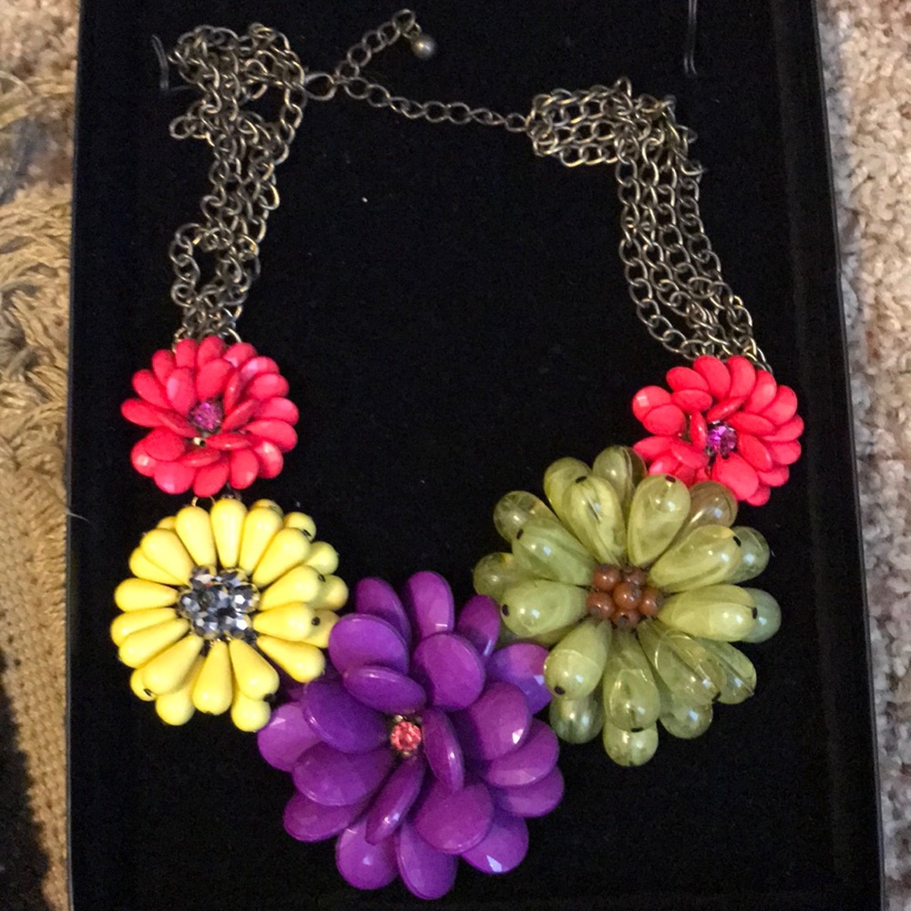 Flower statement necklace